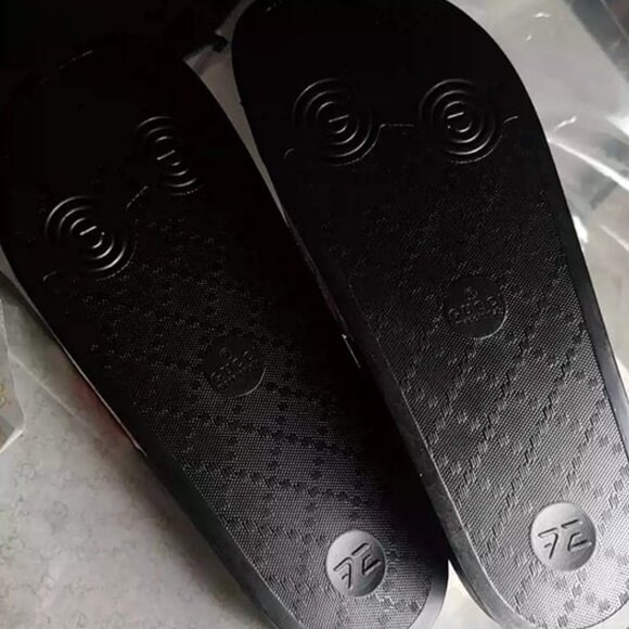 Gucci GG Supreme Floral Slide Sandals - Picture 3 of 4